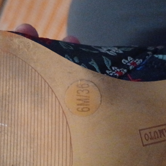 Vince Camuto, Festival Wonderland, Black, Red and Blue Brocade Ankle Bootie 6m - Picture 8 of 9